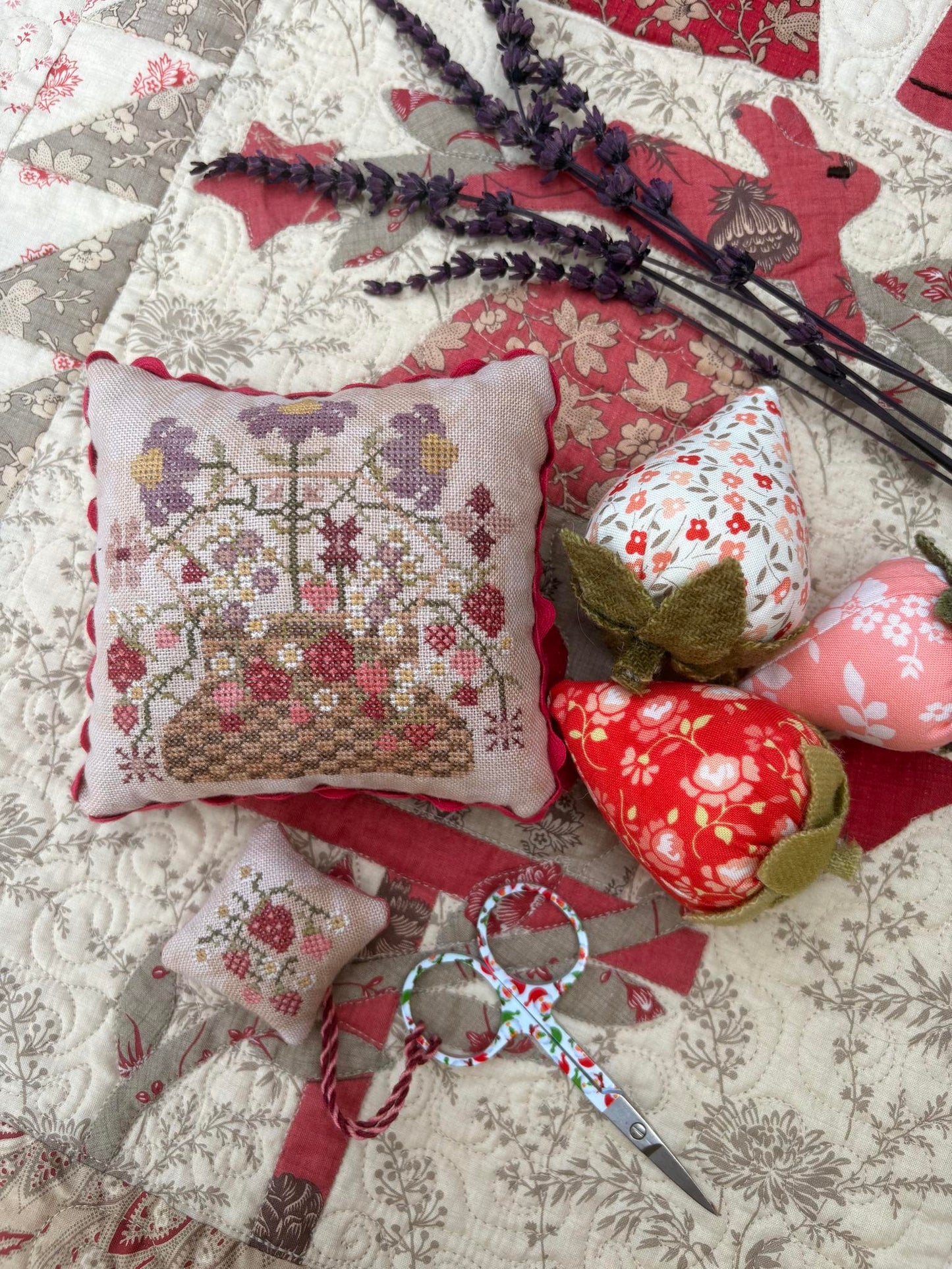 Strawberry Basket Pinkeep and Scissor Fob