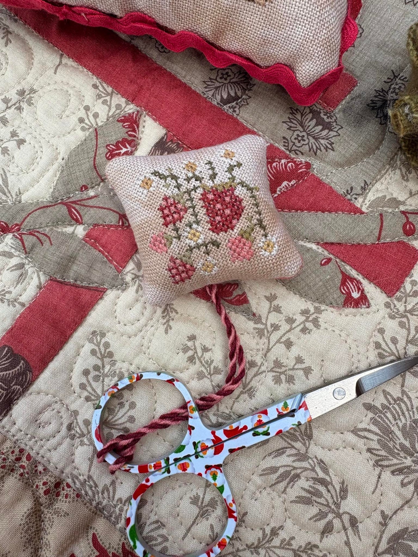 Strawberry Basket Pinkeep and Scissor Fob