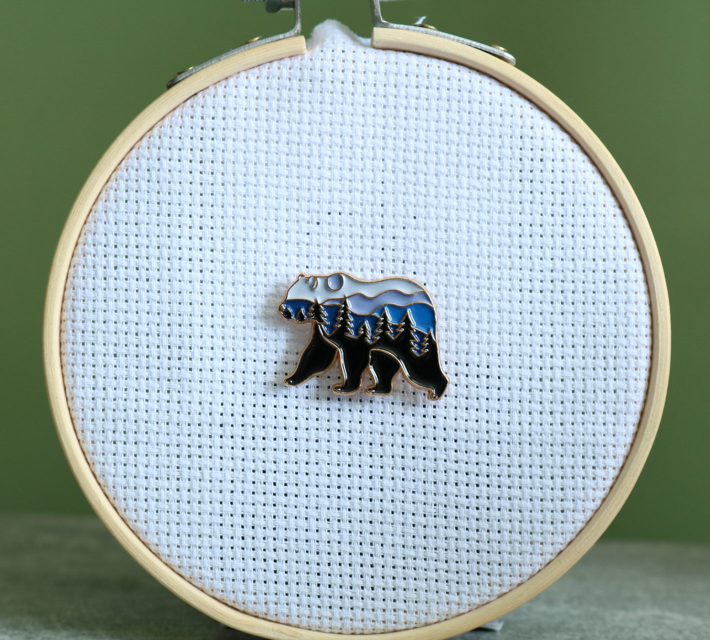 Mountain Bear Needle Minder