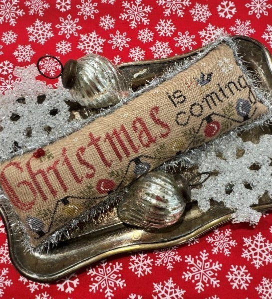 Christmas is Coming Pinkeep